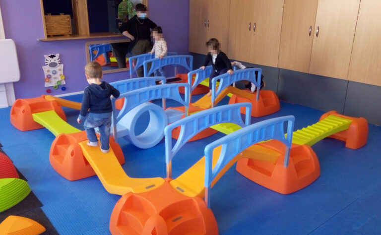 Espace motricité ludothèque avec enfants